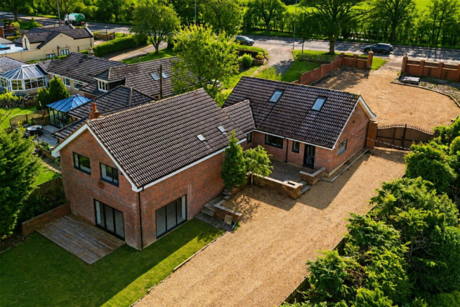 4 bed property, in Durham Road, £675,000
