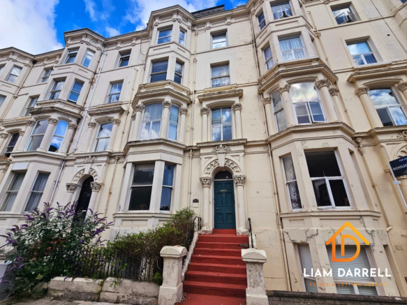 2 bed property, in Albion Road, £74,995
