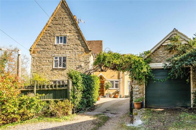4 bed property, in Mill Lane, £375,000