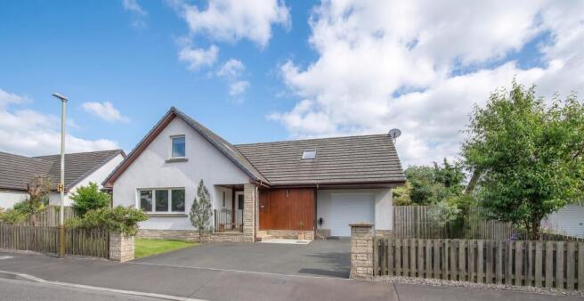 4 bed property, in Bramblefield, £490,000