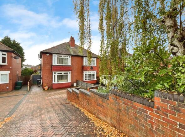 2 bed property, in Cusworth Lane, £210,000