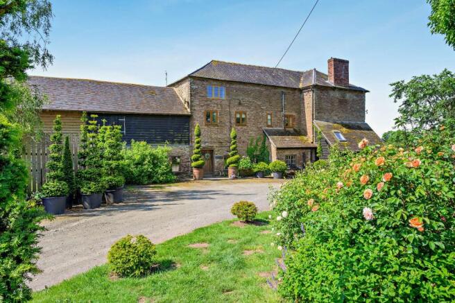 7 bed property, in Cold Weston, £995,000
