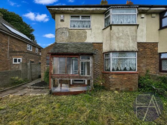 3 bed property, in Wyke Cop Road, £150,000