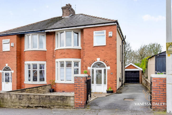3 bed property, in Black Bull Lane, £275,000