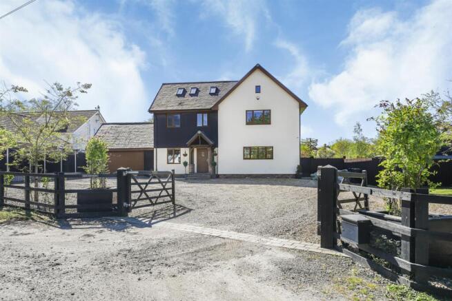 5 bed property, in Station Road, £1,200,000