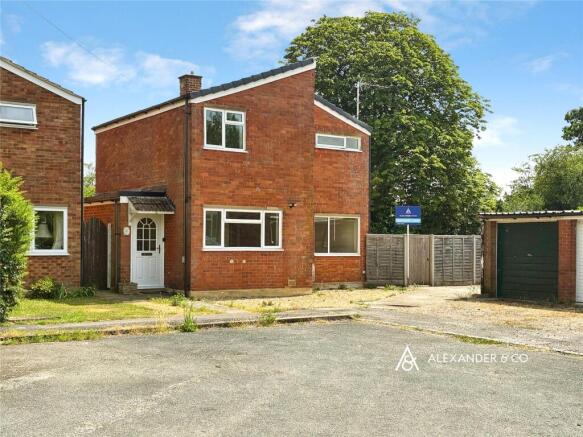 3 bed property, in Greenfields, £425,000