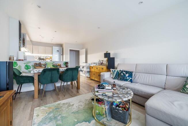 2 bed property, in The Quays, £194,000
