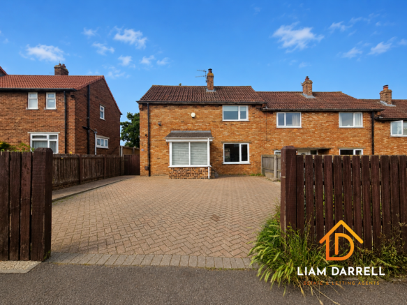3 bed property, in Herdborough Road, £135,000