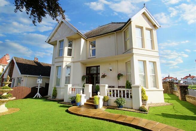 7 bed property, in Parc Avenue, £475,000