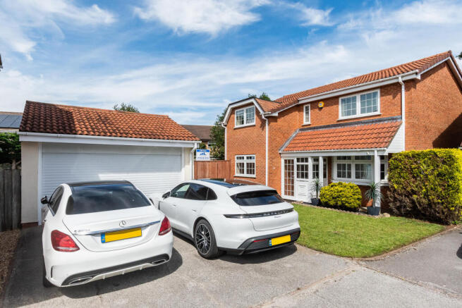 4 bed property, in Tytherley Green, £575,000