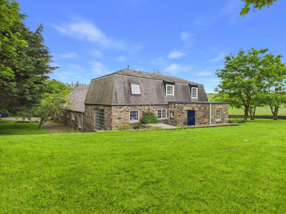 6 bed property, in Main Street, £550,000