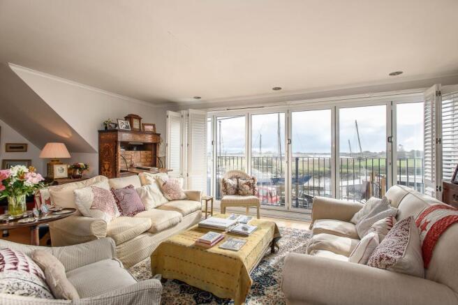 3 bed property, in Rock Channel, £750,000