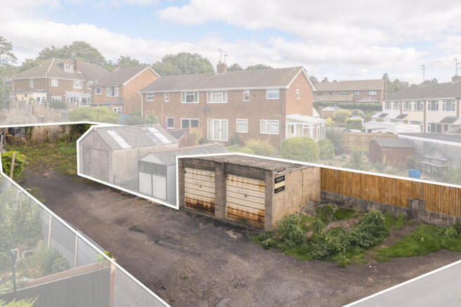 Land, in Tanyard Lane, £48,000