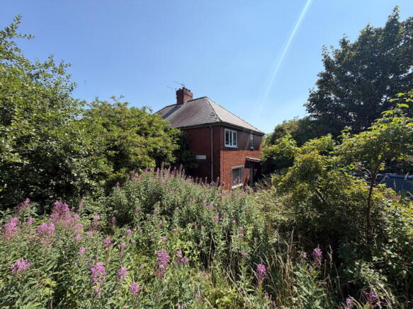 3 bed property, in Vernon Close, £40,000