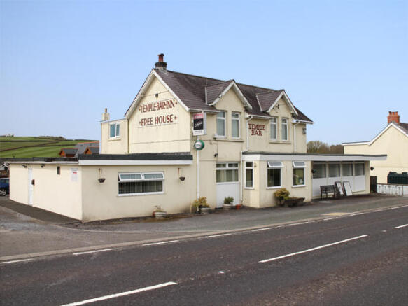 3 bed property, in Carmarthenshire - Former Village Public House With Outline Planning For 5 Dwellings, £225,000