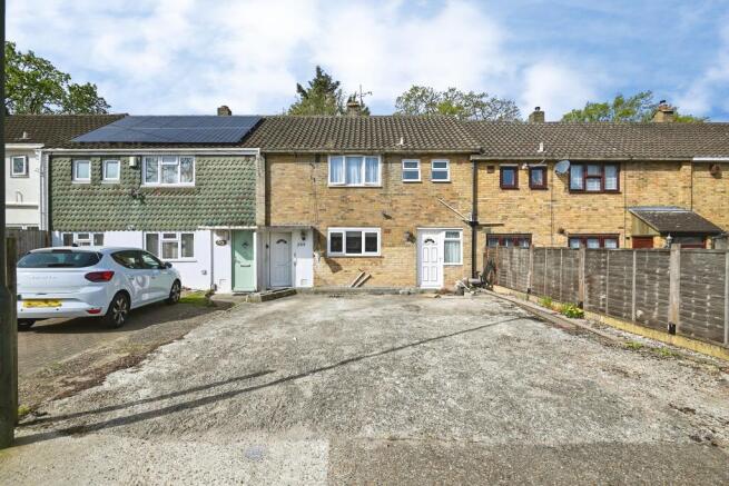 3 bed property, in Walderslade Road, £295,000