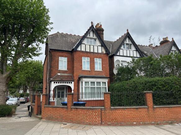 5 bed property, in Walm Lane, £1,400,000