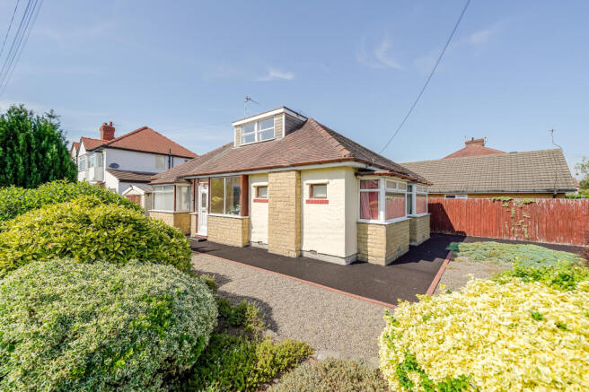 3 bed property, in Acres Road, £315,000
