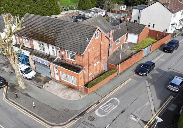4 bed property, in Jeffcock Road, £300,000