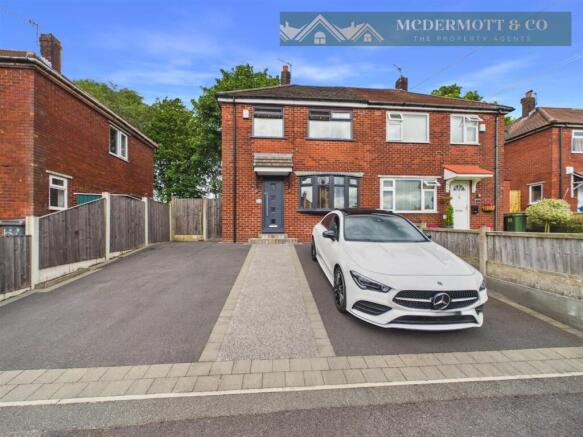 2 bed property, in Clough Road, £260,000