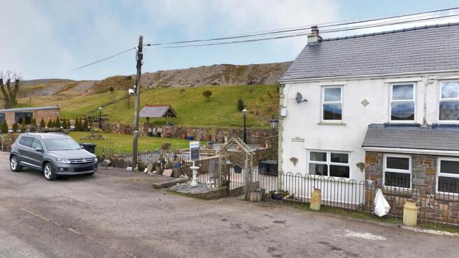 3 bed property, in Trefil, £435,000