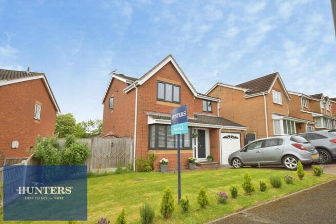 4 bed property, in Pond Lane, £320,000