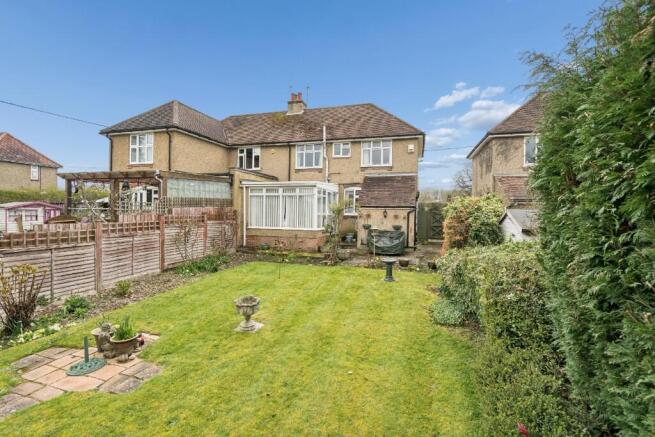 3 bed property, in Water End Road, £650,000