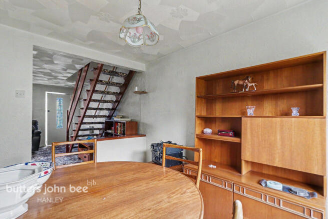 3 bed property, in Sherratt Street Stoke-On-Trent ST6 7NT, £118,000