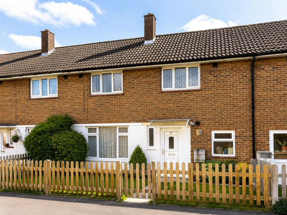 3 bed property, in The Slides, £210,000