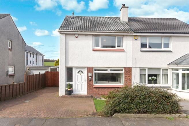 3 bed property, in Hilton Park, £300,000