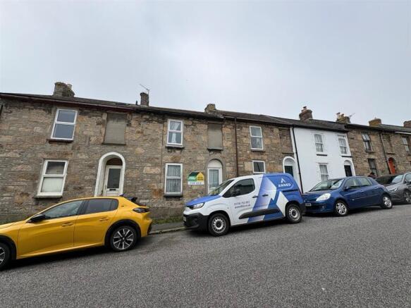 3 bed property, in Adelaide Street, £160,000