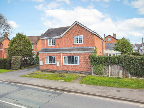 4 bed property, in Station Road, £475,000
