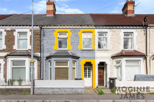 3 bed property, in Mackintosh Place, £300,000