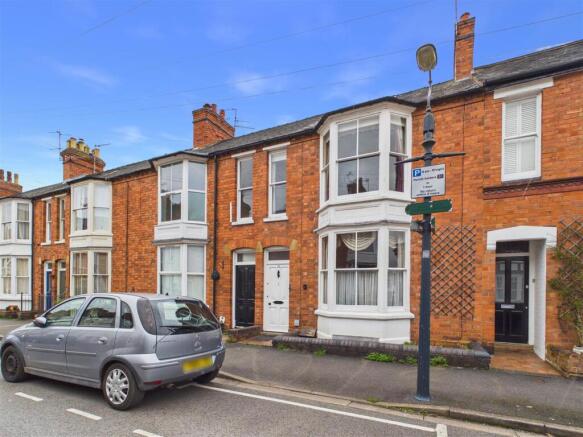 3 bed property, in Albany Road, £500,000