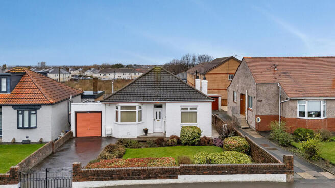 2 bed property, in Whitletts Road, £179,900