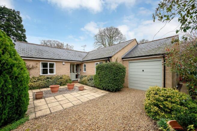 3 bed property, in Rosamundi, £425,000