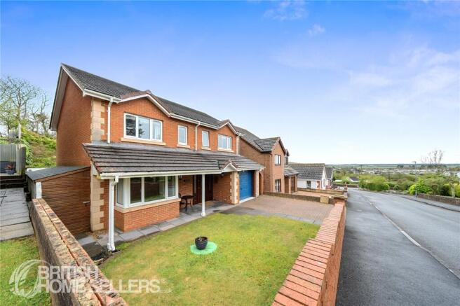 4 bed property, in Cae Ffynnon, £385,000