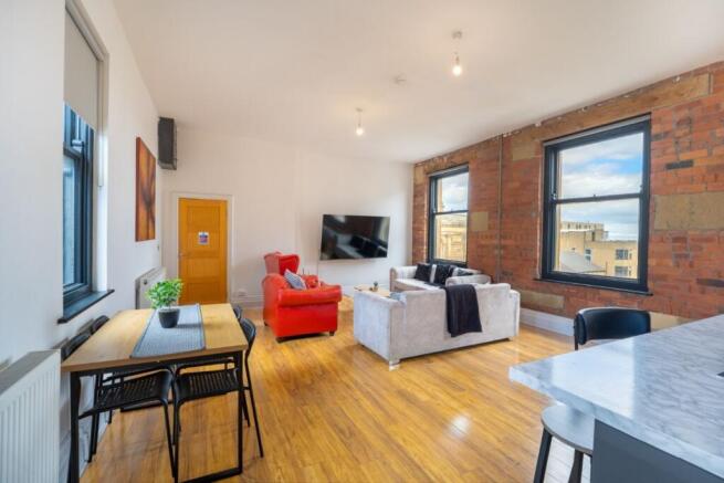 3 bed property, in Apt 5, £175,000