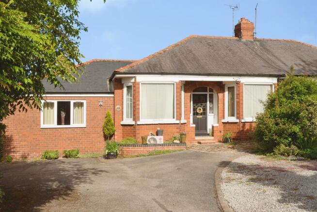 3 bed property, in Victoria Road, £390,000