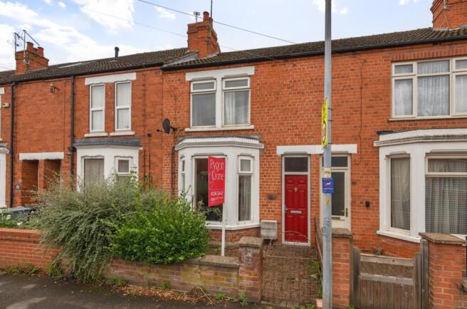 3 bed property, in Huntingtower Road, £160,000