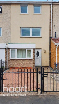4 bed property, in Courtenay Gardens, £260,000