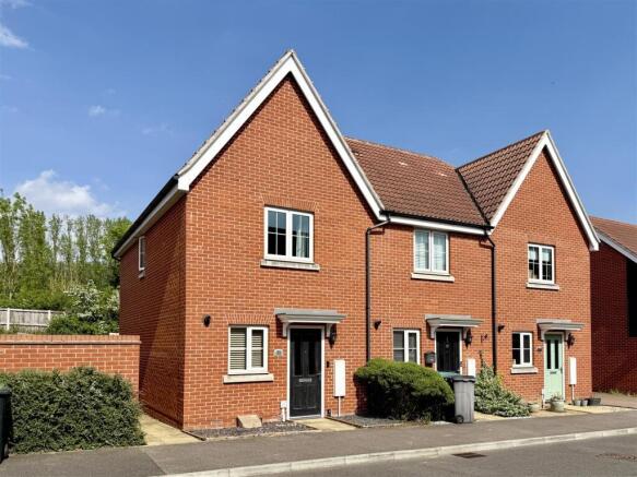 2 bed property, in Osprey Drive, £220,000