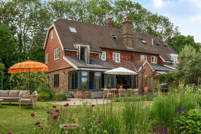 5 bed property, in Tong Road, £1,095,000