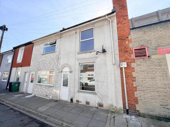 2 bed property, in St. Stephens Road, £150,000