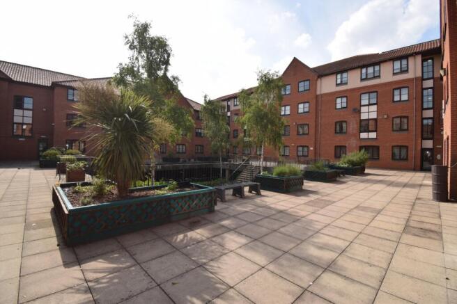 2 bed property, in 108 Parmentergate Court, £70,000