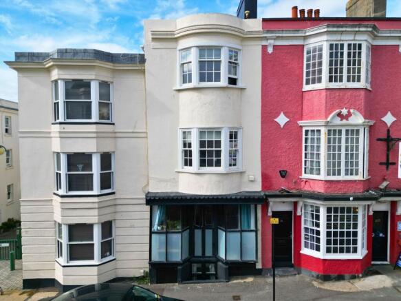 2 bed property, in Western Street, £285,000