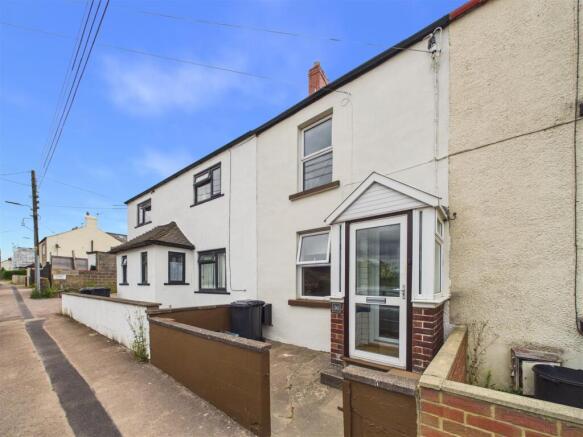 2 bed property, in Church Road, £185,000