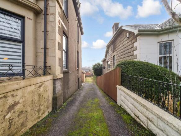 Studio, in Kingston Avenue, £50,000