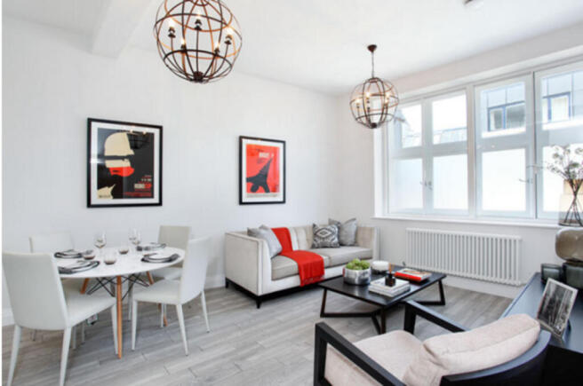 1 bed property, in Thames Street, £285,000