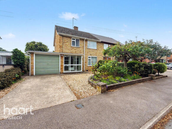 3 bed property, in Fenland Road, £190,000